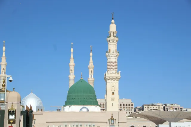 Masjid Nabawi di Madinah